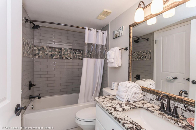 Bathroom 4, Dunes of Panama 2104e, Bay