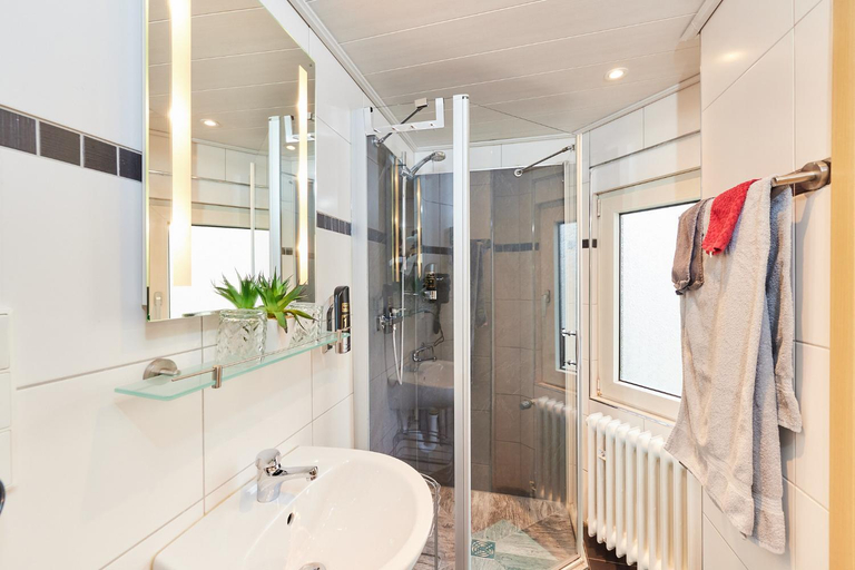 Bathroom 3, Hotel Berghof, Birkenfeld