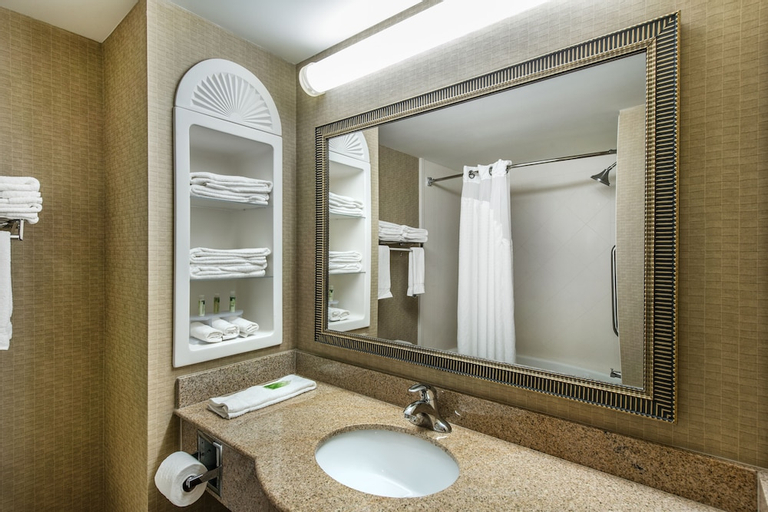 Bedroom 3, Holiday Inn Express & Suites HAMPTON SOUTH-SEABROOK, Rockingham
