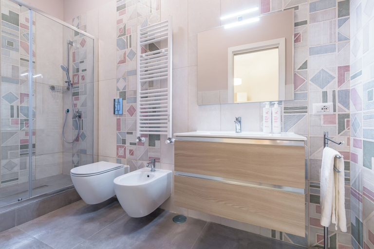 Bathroom 3, Arenella Family Apartment, Napoli