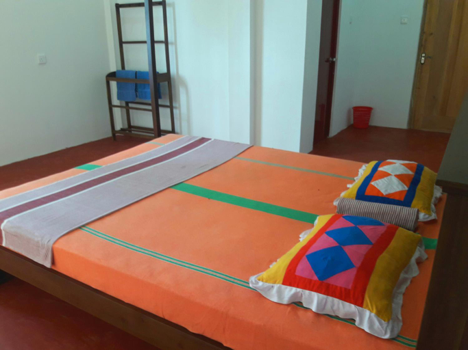Bedroom 2, SunRay Rest - Beach View Homestay, Weligama