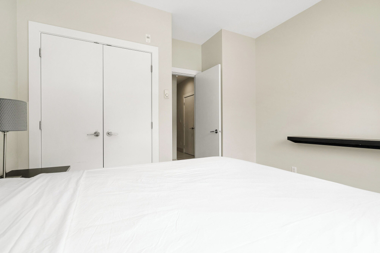 Bedroom 2, Harmony Haven 2BR Lakefront Suite, Fraser Valley