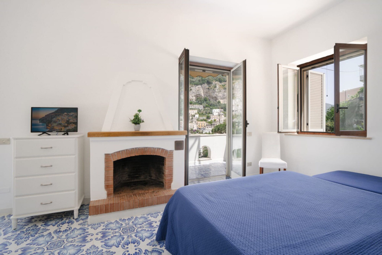 Bedroom 3, Villa Carrino, Salerno