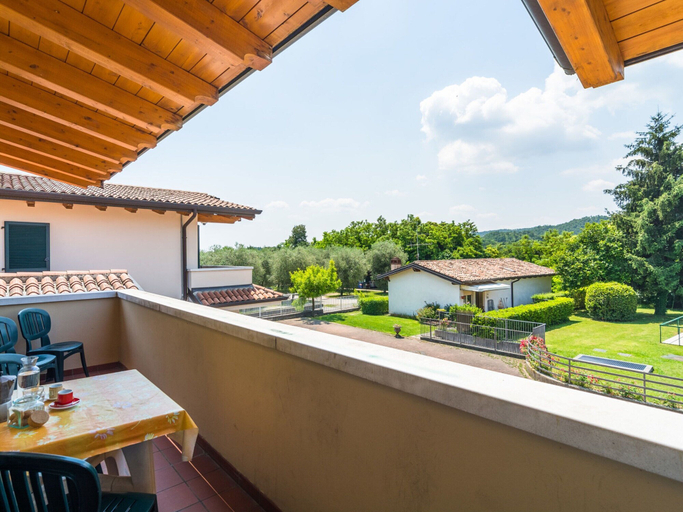 Others 5, Agriturismo with Pool near Golf Course & Salò, Brescia