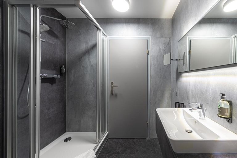 Bathroom 2, Paulshohe, Mecklenburgische Seenplatte