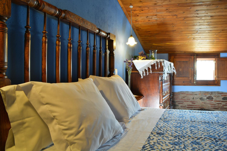 Bedroom 2, Les Velles Escoles, Tarragona