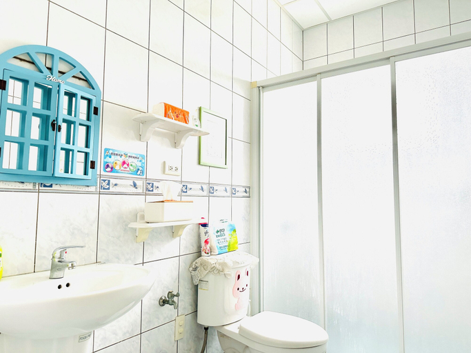 Bathroom 4, 11 House, Changhua