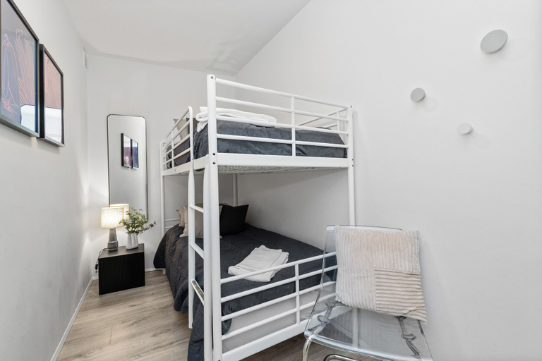 Bedroom 3, Vatnsstigur 3b, Reykjavík