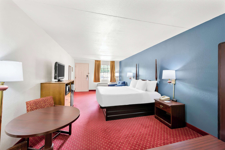 Bedroom 18