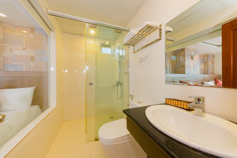 Bathroom 4, Dubai Nha Trang Hotel, Nha Trang