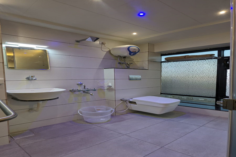 Bathroom 4, Hotel Divine Heritage, Vadodara