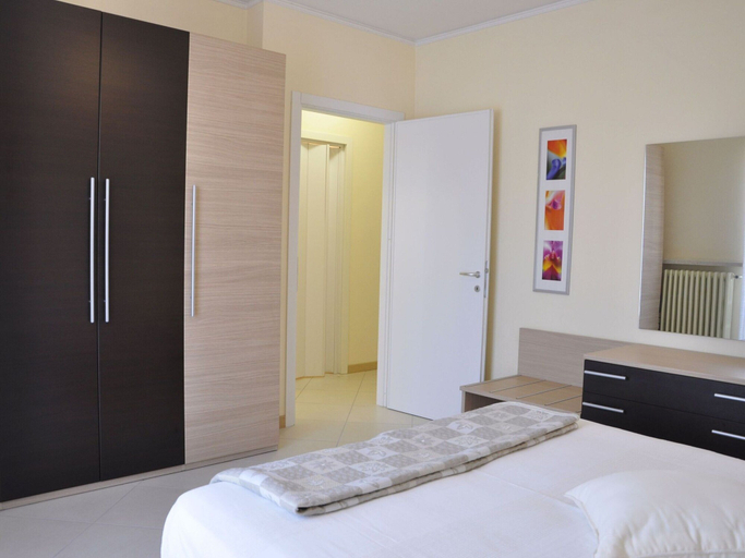Bedroom 3, Residence near Lake Garda, Verona