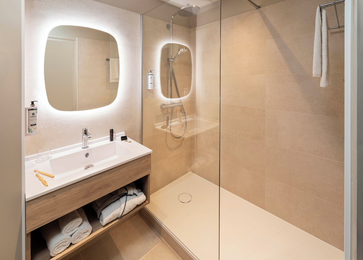 Bathroom 4, Valdys Thalasso & Spa Hotel - l’Escale marine, Finistère