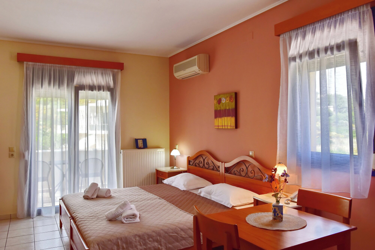 Bedroom 3, Emporios Bay Hotel, North Aegean