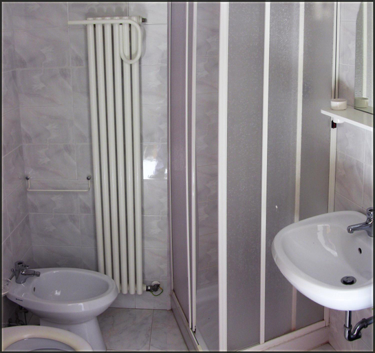 Bathroom 3, Il Corbezzolo, Ascoli Piceno