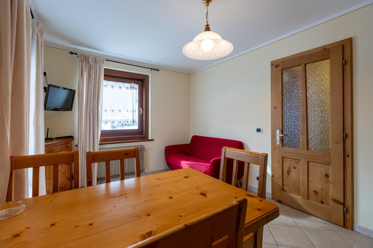Others 5, Fior d'Alpe Apartment, Sondrio
