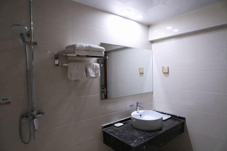 Bathroom 4, Jinchang Hotel, Jinchang