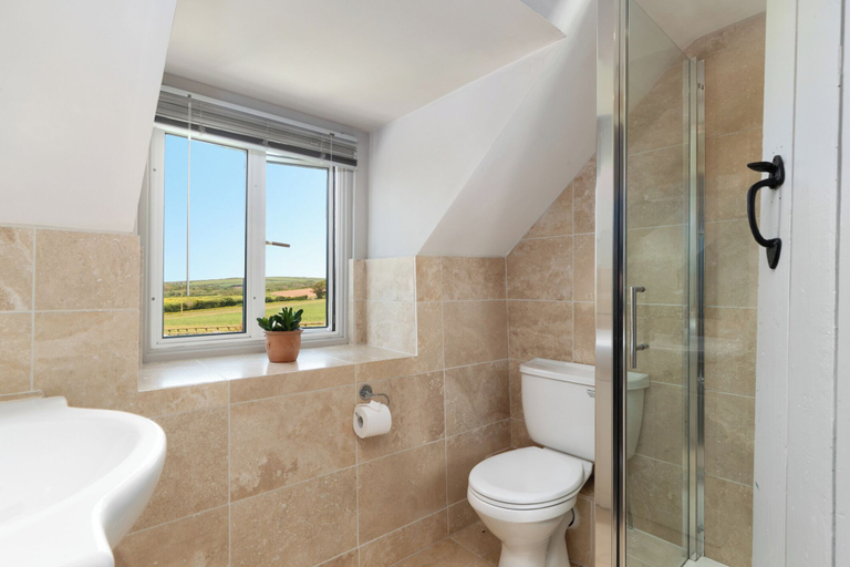 Bathroom 3, Lovely 2-bed Cottage in St Brides, Pembrokeshire, Pembrokeshire