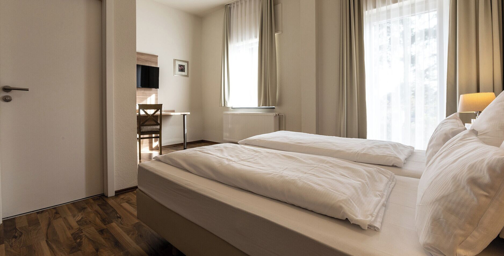 Bedroom 4, Gästehaus Luise, Südliche Weinstraße