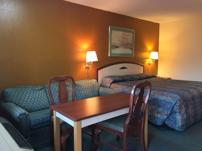 Bedroom 2, Suite Stay Talladega, Talladega