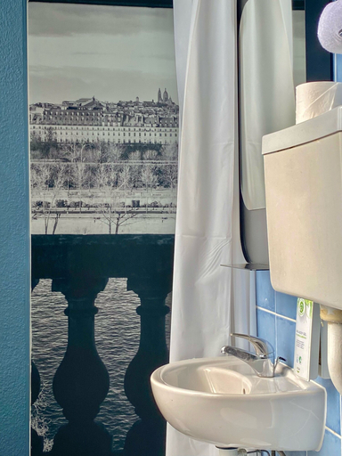Bathroom 4, Campanile Paris 15 - Tour Eiffel, Paris