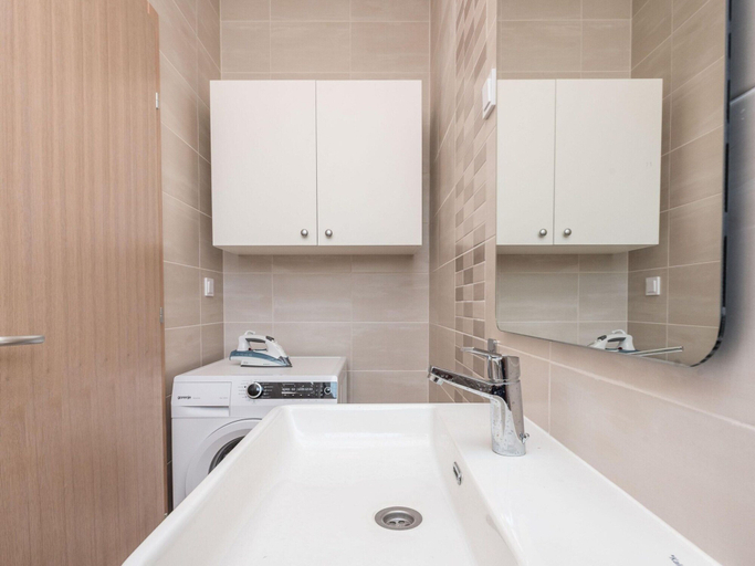 Others 5, Apartment in Croatia by the Adriatic Coast, Sukošan