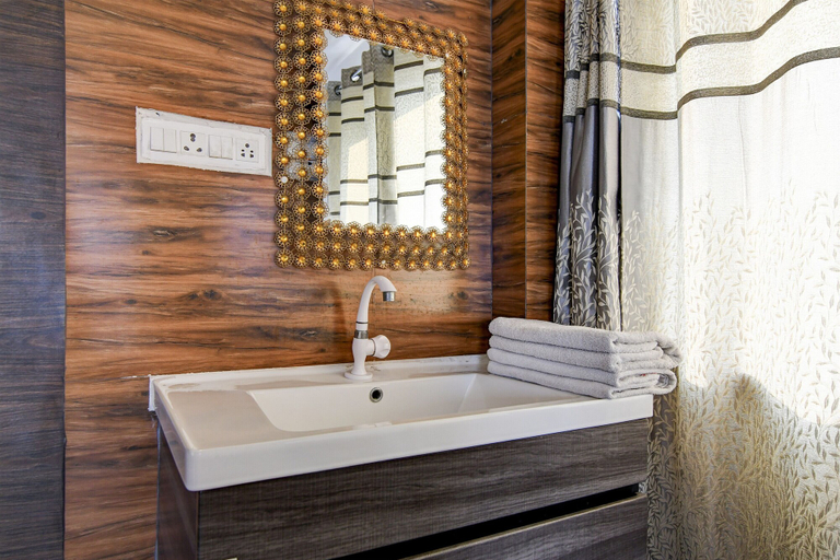 Bathroom, FabHotel Prime Eco Park, North 24 Parganas