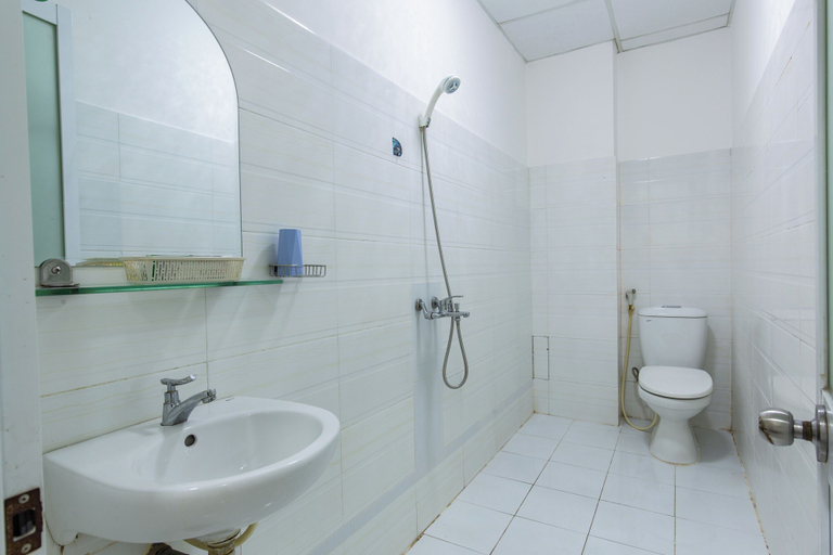 Bathroom 5, Hoa Cuc Phuong Hotel Di An - Binh Duong, Di An