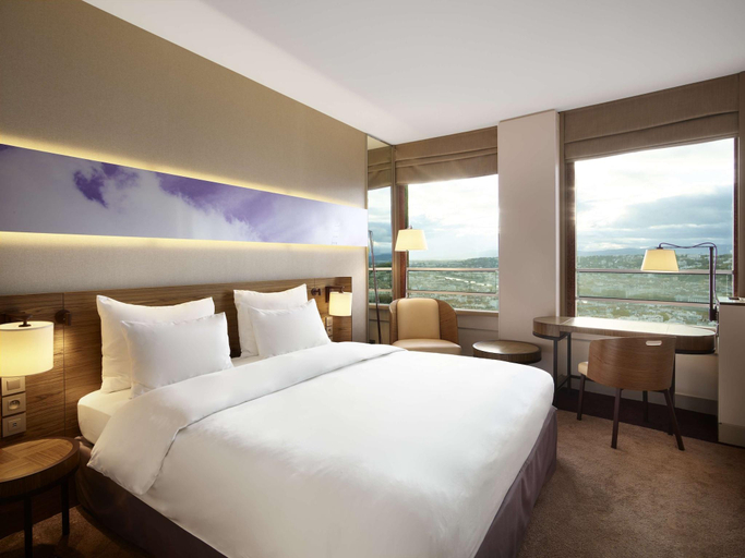 Bedroom 3, Radisson Blu Lyon, Rhône