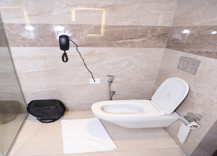 Bathroom 5, Geeta Sarovar Portico Panipat, Panipat