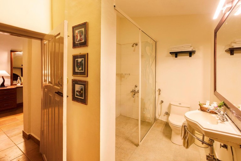 Bathroom 4, Teanest – Nature Resorts and Stays, Coonoor , The Nilgiris