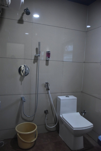 Bathroom 4