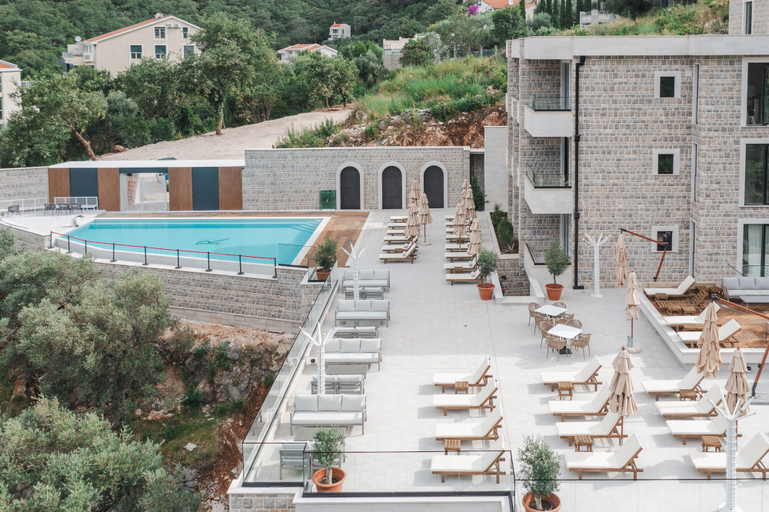 Exterior & Views 2, Hotel kingStone Budva