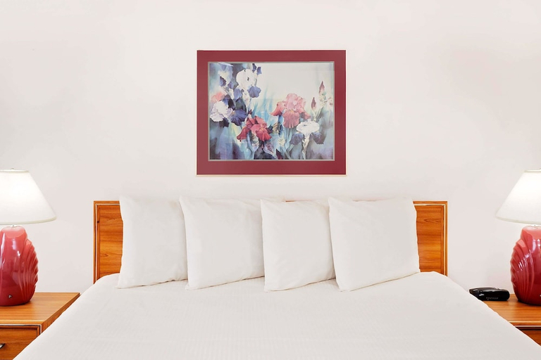 Bedroom 3, Baymont by Wyndham St. Joseph/Stevensville, Berrien