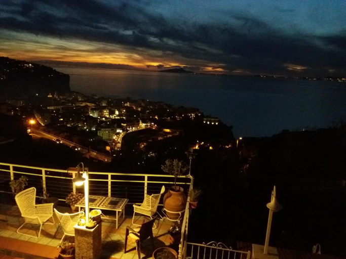 Others 3, Garden on the Sea, Napoli