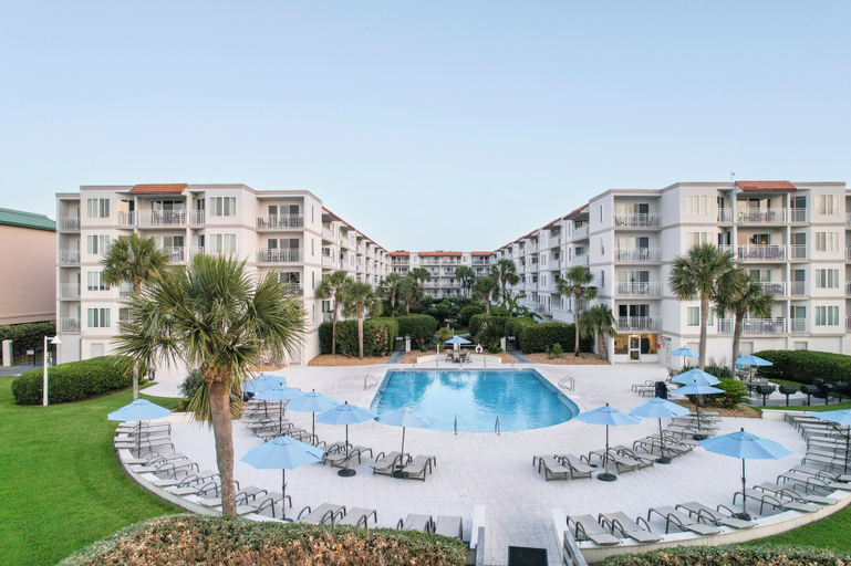 Hodnett Cooper's Beach Club, Glynn