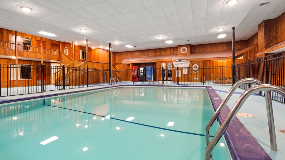 Sport & Beauty, Sturgis Lodge & Suites, Travelodge by Wyndham, Meade