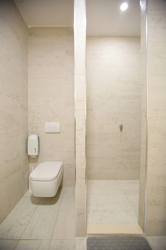 Bathroom 5, Vlora International, Vlorës