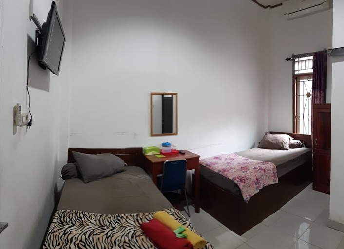 Losmen Ibu Hj. Tarjo Room Type - Standard Room (floor 2th)