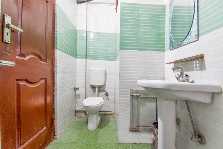 Bathroom 3, FabHotel Log Inn, Jammu