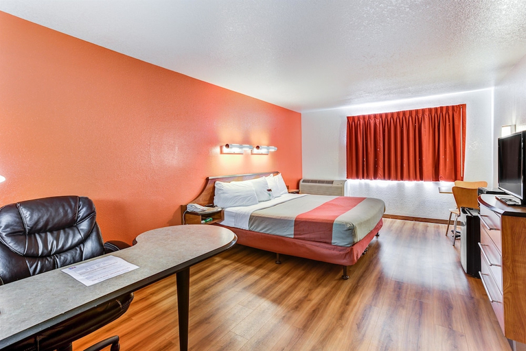 Bedroom 2, Motel6 Portland, OR - Tigard West, Washington