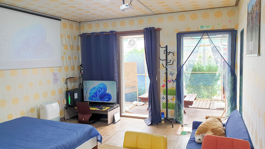Bedroom 3, Junlive Pension, Ganghwa