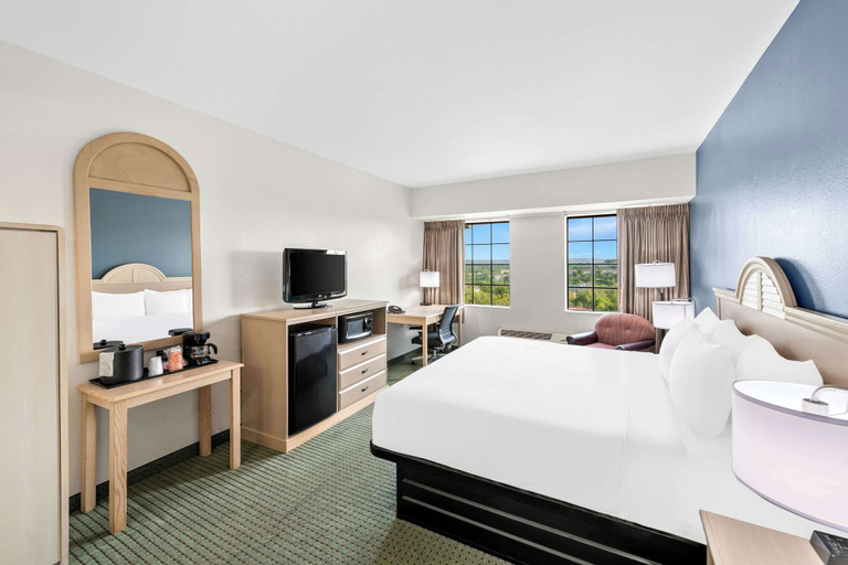 Bedroom 24