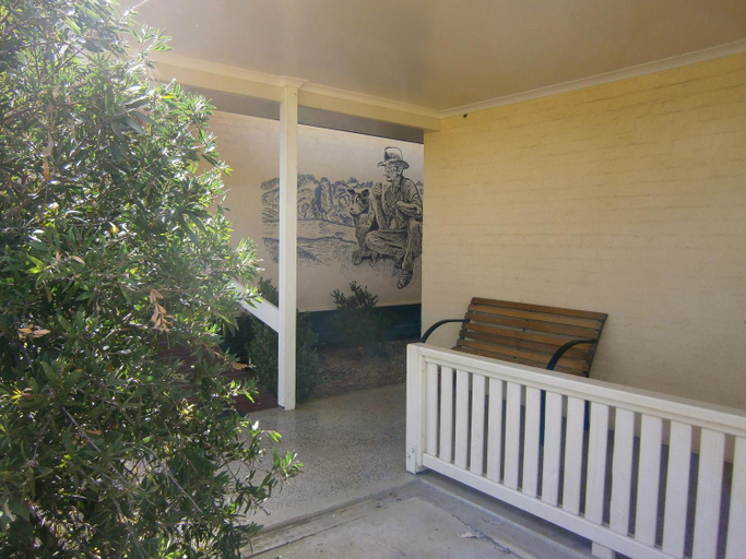 Others 3, Kellys Motel Oakey, Jondaryan - Pt B
