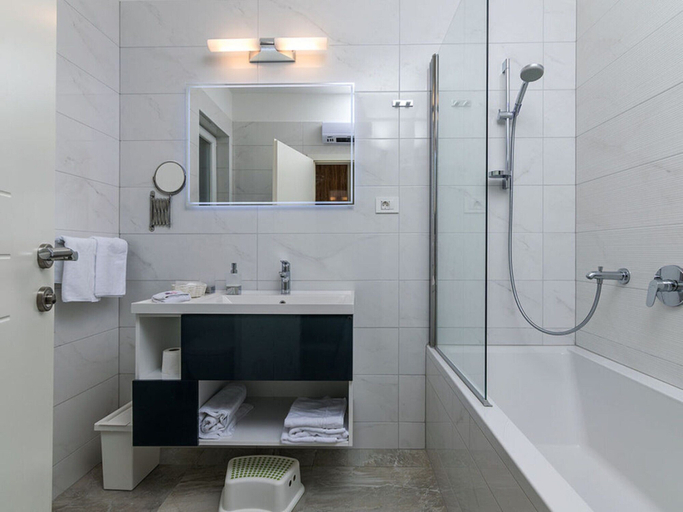 Bathroom 4, Villa Adrimar Comfortable Holiday Residence, Vrbnik