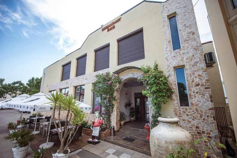 Food & Drinks 4, COMPLEX Alutus -Camere de inchiriat, Mangalia