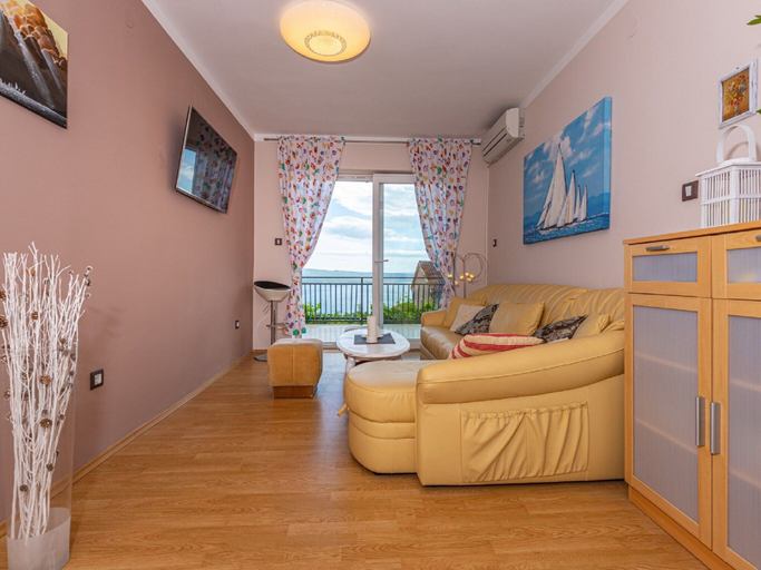 Others 5, Apartment in Dramalj Near Beach & Pool, Crikvenica