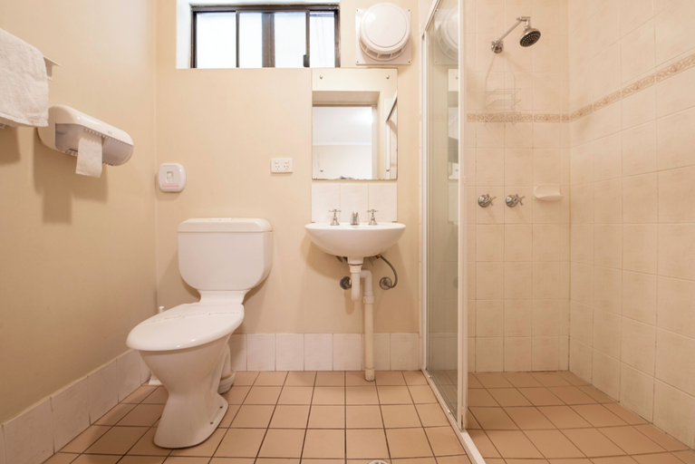 Bathroom 4, Echo Holiday Parks - Windsor Gardens, Adelaide