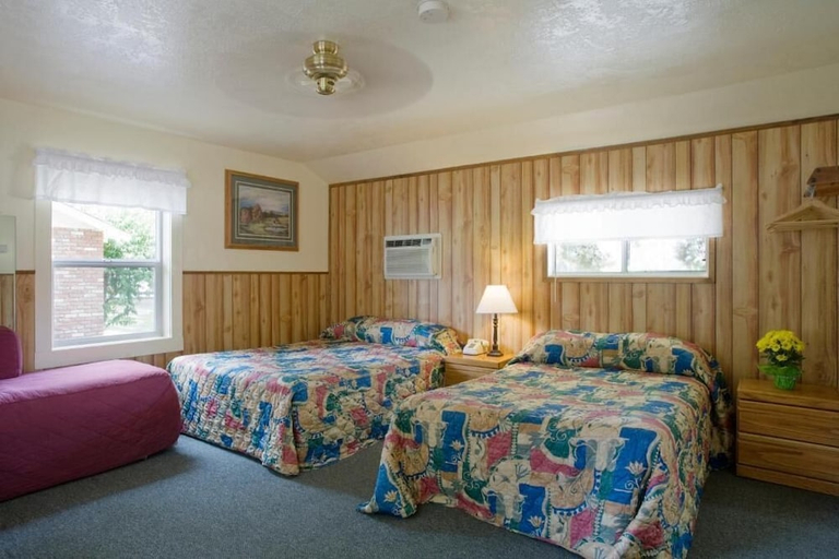 Bedroom 2, Lazy J Ranch-Americas Best Value Inn, Tulare