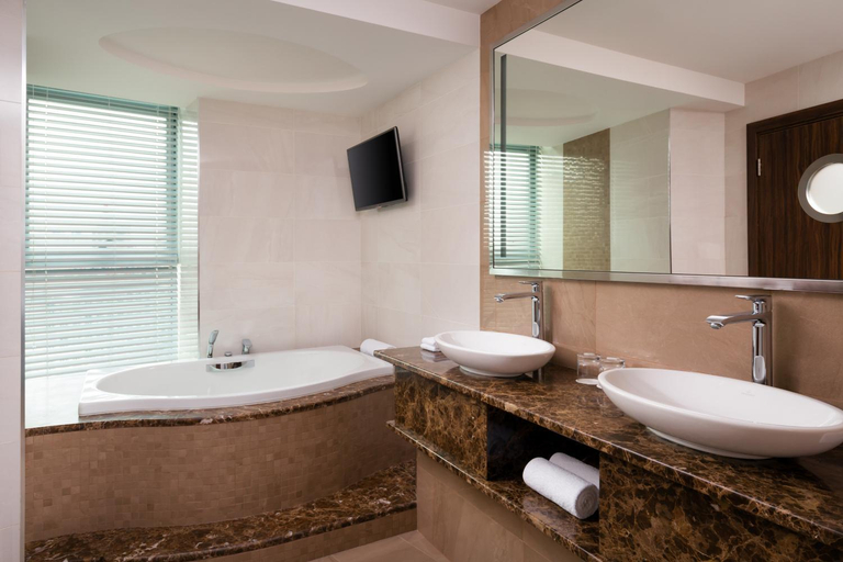 Bathroom, Four Points by Sheraton Kaluga, Kaluga gorsovet